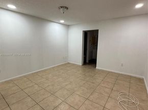 19926 NW 67th Pl, Hialeah FL 33015