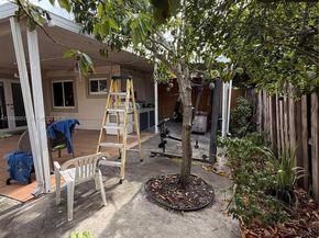 19926 NW 67th Pl, Hialeah FL 33015