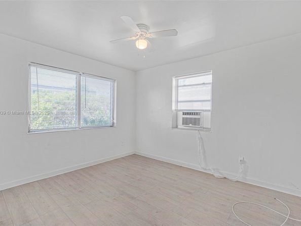 8031 Hawthorne Ave, Miami Beach FL 33141