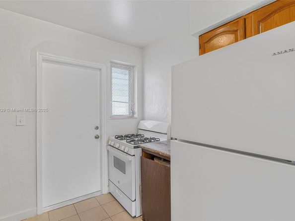 8031 Hawthorne Ave, Miami Beach FL 33141