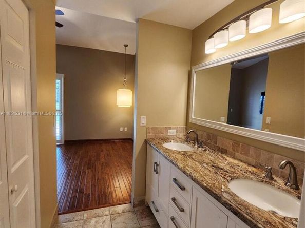 309 NW 95th Ave 309, Plantation FL 33324