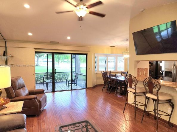 309 NW 95th Ave 309, Plantation FL 33324