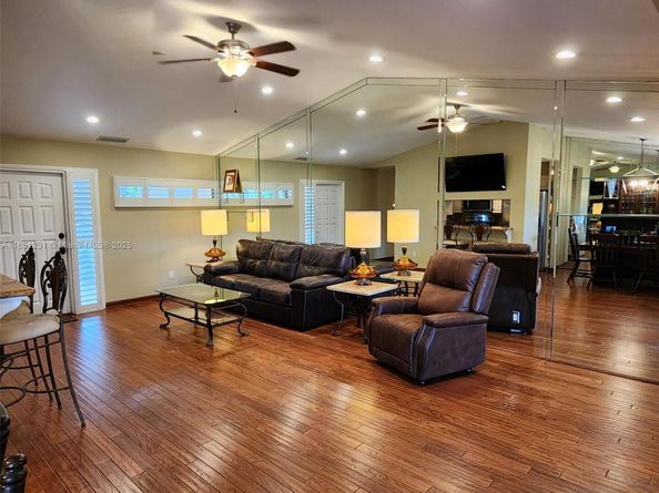 309 NW 95th Ave 309, Plantation FL 33324