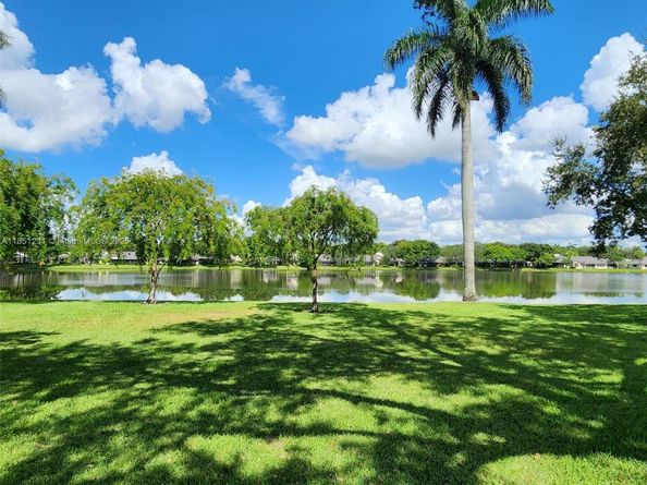 309 NW 95th Ave 309, Plantation FL 33324