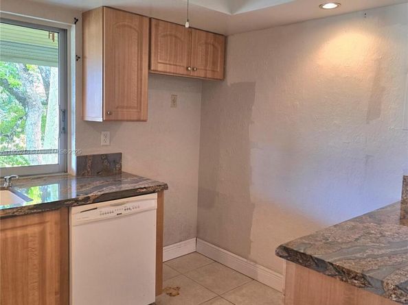 9070 Lime Bay Blvd 301, Tamarac FL 33321