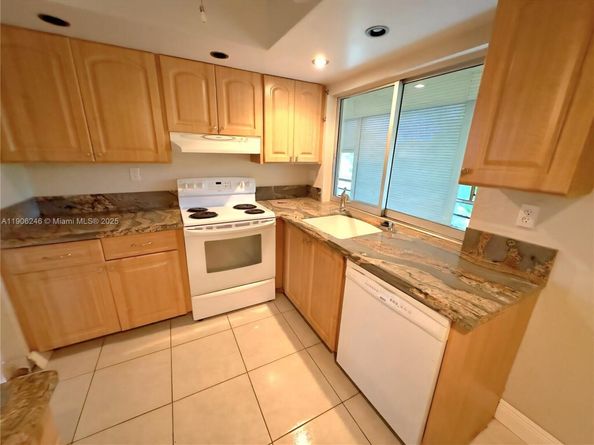 9070 Lime Bay Blvd 301, Tamarac FL 33321