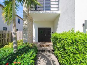 21016 NE 2nd Ct, Miami FL 33179