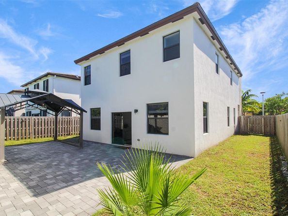 21016 NE 2nd Ct, Miami FL 33179