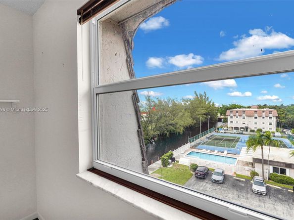 5911 NE 14th Ln 505S, Fort Lauderdale FL 33334