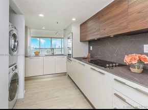 7601 E Treasure Dr 707, North Bay Village FL 33141