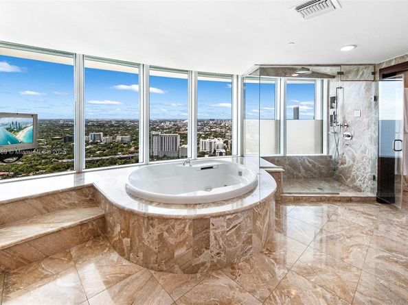 1643 Brickell Ave 3702, Miami FL 33129