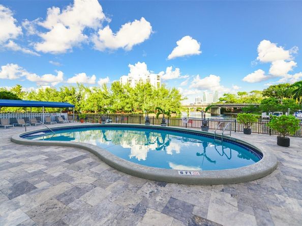 400 Diplomat Pkwy 704, Hallandale Beach FL 33009