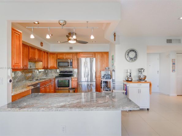 400 Diplomat Pkwy 704, Hallandale Beach FL 33009