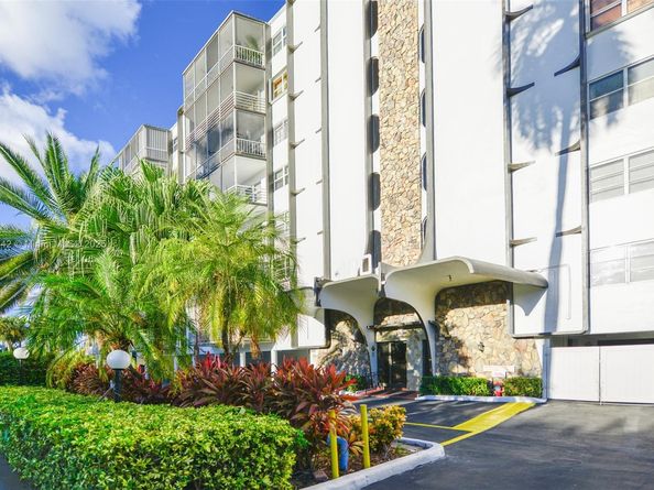 400 Diplomat Pkwy 704, Hallandale Beach FL 33009