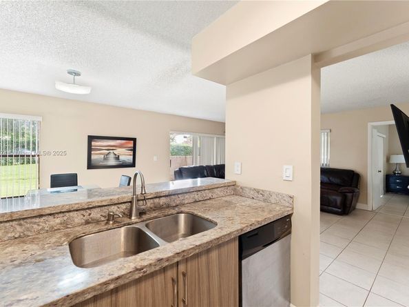 13280 SW 88th Ln 103B, Miami FL 33186