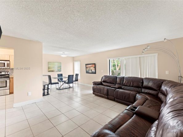 13280 SW 88th Ln 103B, Miami FL 33186