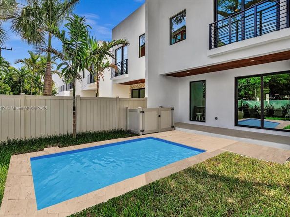 1387 SW 22nd Ter, Miami FL 33145