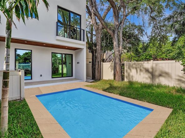 1387 SW 22nd Ter, Miami FL 33145