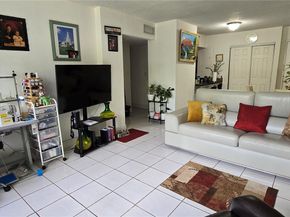 816 NW 87th Ave 107, Miami FL 33172