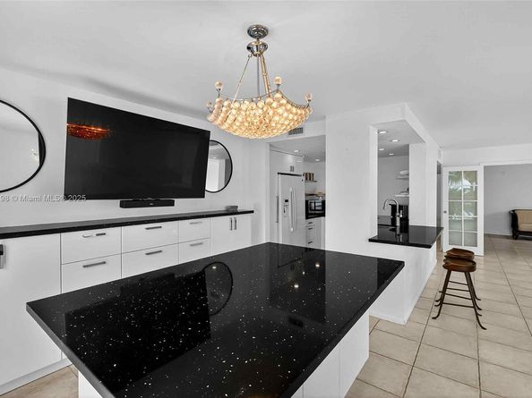 1600 S Bayshore Ln 3A, Coconut Grove FL 33133