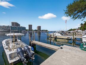 1600 S Bayshore Ln 3A, Coconut Grove FL 33133