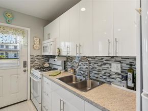121 NE 204th St 6, Miami Gardens FL 33179