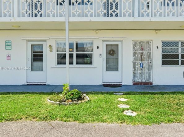 121 NE 204th St 6, Miami Gardens FL 33179