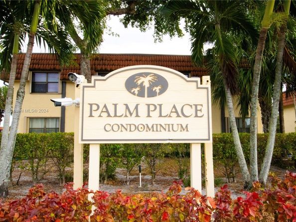 515 NW 100th Pl 203, Pembroke Pines FL 33024