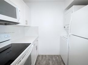515 NW 100th Pl 203, Pembroke Pines FL 33024