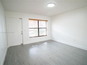 515 NW 100th Pl 203, Pembroke Pines FL 33024