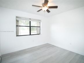515 NW 100th Pl 203, Pembroke Pines FL 33024
