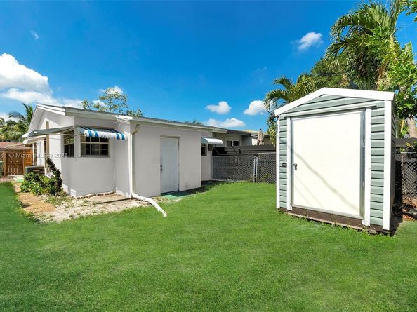 351 NE 57th Ct, Oakland Park FL 33334