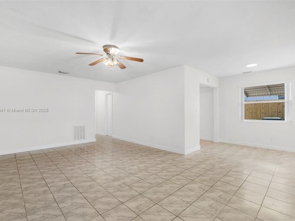 351 NE 57th Ct, Oakland Park FL 33334
