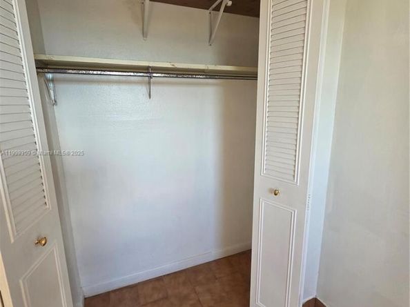 3640 NW 9th St 407, Miami FL 33125