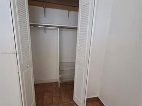 3640 NW 9th St 407, Miami FL 33125