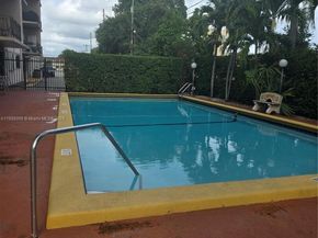 3640 NW 9th St 407, Miami FL 33125