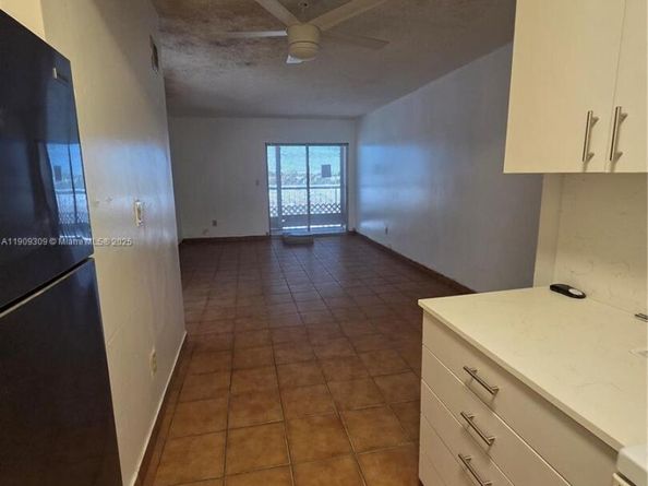 3640 NW 9th St 407, Miami FL 33125