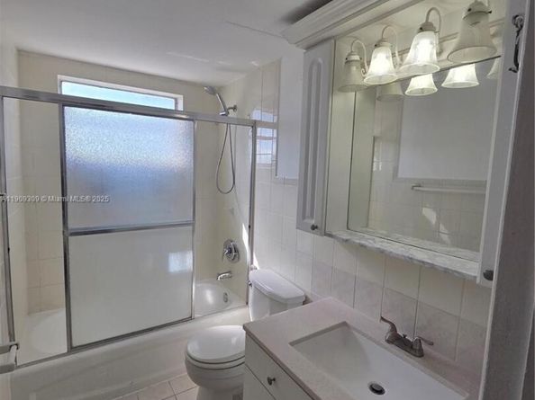 3640 NW 9th St 407, Miami FL 33125