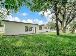 2380 NW 101st St, Miami FL 33147