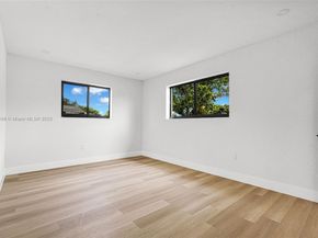 2380 NW 101st St, Miami FL 33147