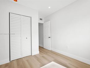 2380 NW 101st St, Miami FL 33147