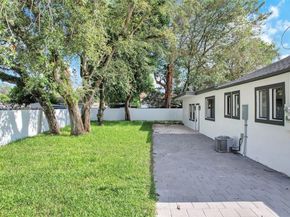 2380 NW 101st St, Miami FL 33147