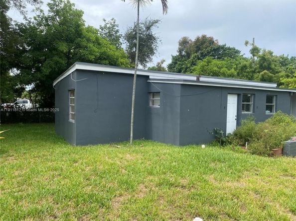 1500 NW 11th Ct, Fort Lauderdale FL 33311