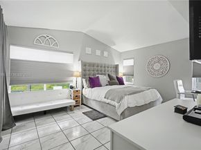 18736 NW 1st St, Pembroke Pines FL 33029