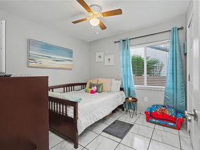 18736 NW 1st St, Pembroke Pines FL 33029