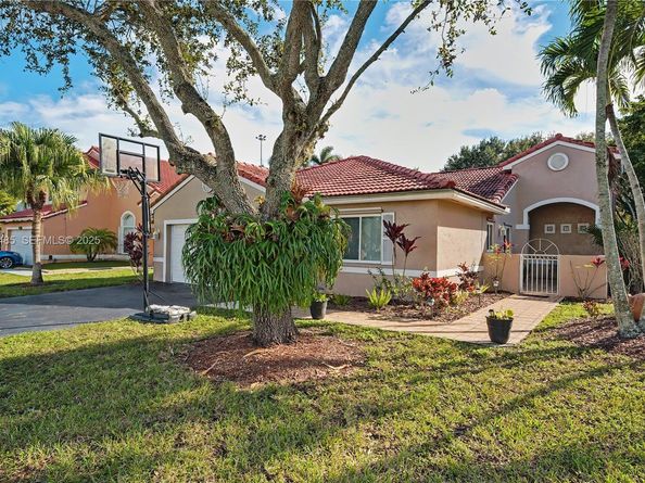 18736 NW 1st St, Pembroke Pines FL 33029