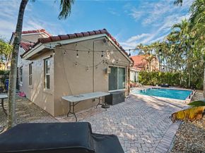 18736 NW 1st St, Pembroke Pines FL 33029