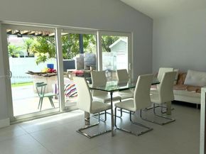 10422 NW 50th Pl, Coral Springs FL 33076