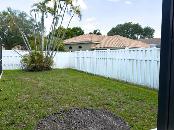 10422 NW 50th Pl, Coral Springs FL 33076