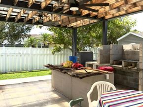 10422 NW 50th Pl, Coral Springs FL 33076